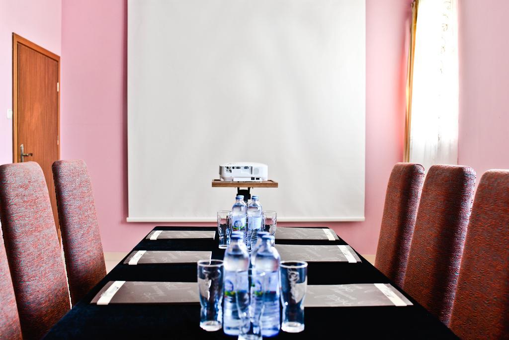 Hotel Sportwerk Tyniec Maly Luaran gambar