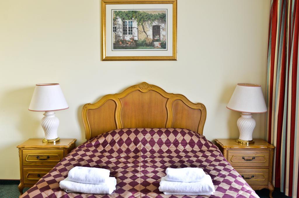 Hotel Sportwerk Tyniec Maly Bilik gambar